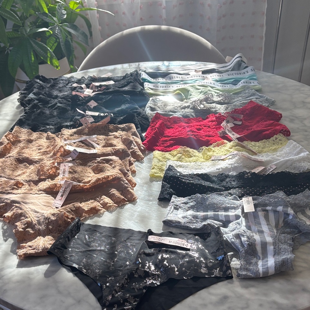 Victoria's Secret Lace Panties in Black and Tan